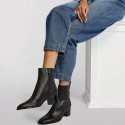 Christian Louboutin Antilop Leather Ankle Boots 55 BK01 9 Christian Louboutin Antilop Leather Ankle Boots 55 BK01 -Christian Louboutin Online Shop christian louboutin antilop leather ankle boots 55 17298052 35371018 1000