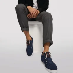 Christian Louboutin F.A.V Fiquea Vontade Suede Sneakers U203 Low-Top Sneakers 12 Christian Louboutin F.A.V Fiquea Vontade Suede Sneakers U203 Low-Top Sneakers -Christian Louboutin Online Shop christian louboutin f a v fiquea vontade suede sneakers 16935871 33658793 1000